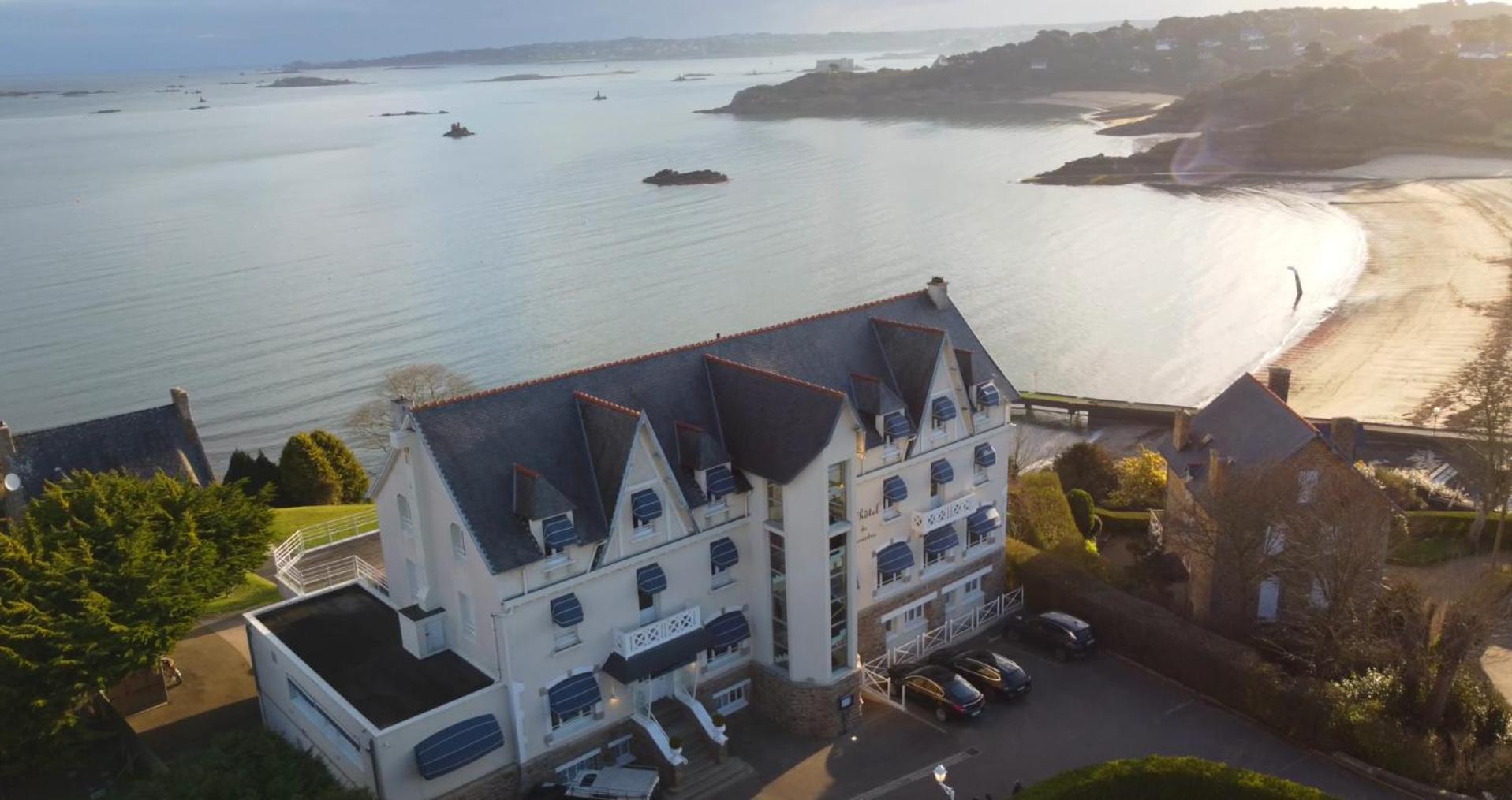 Logis Hotel De Carantec Eksteriør bilde