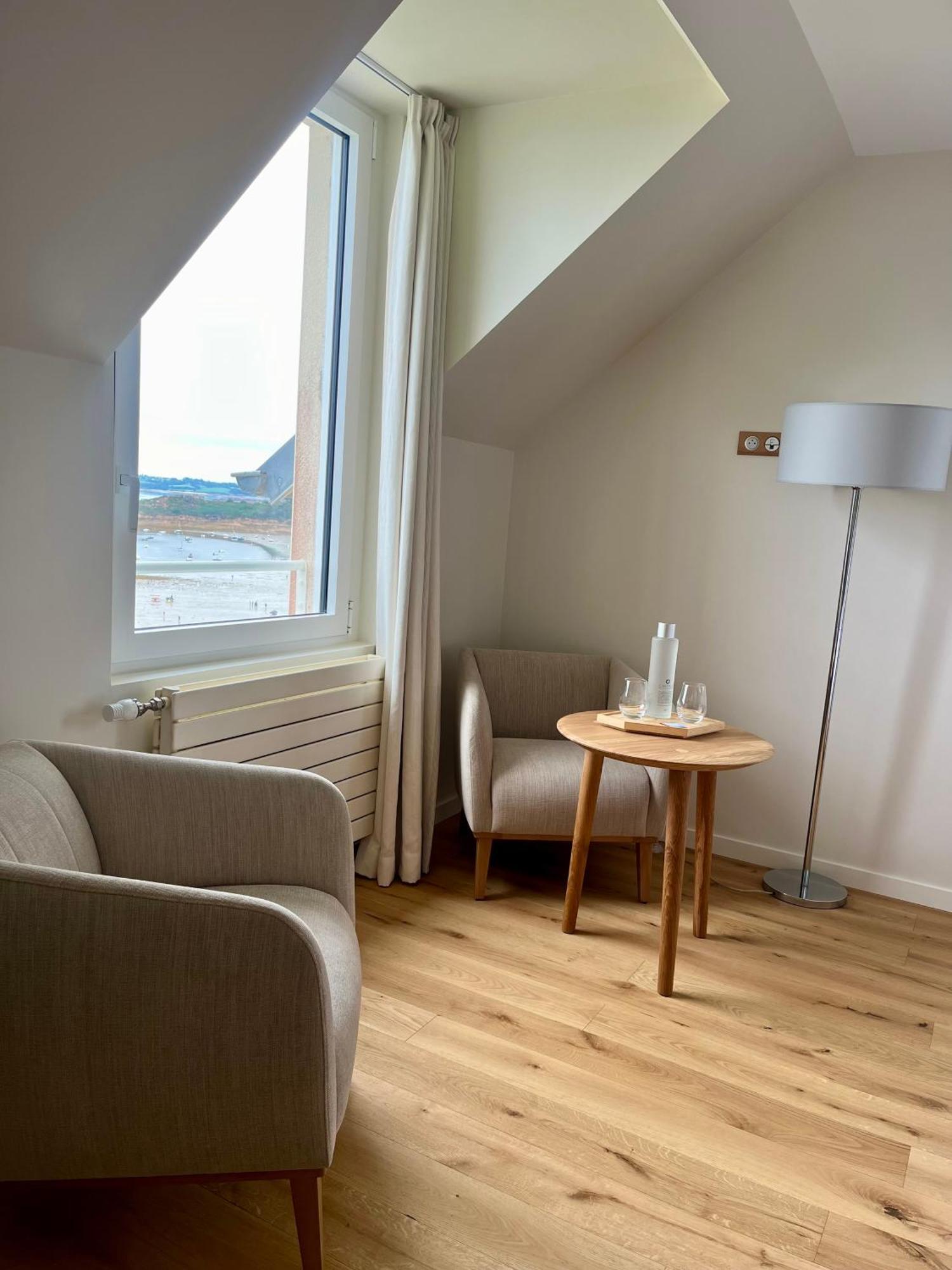 Logis Hotel De Carantec Eksteriør bilde