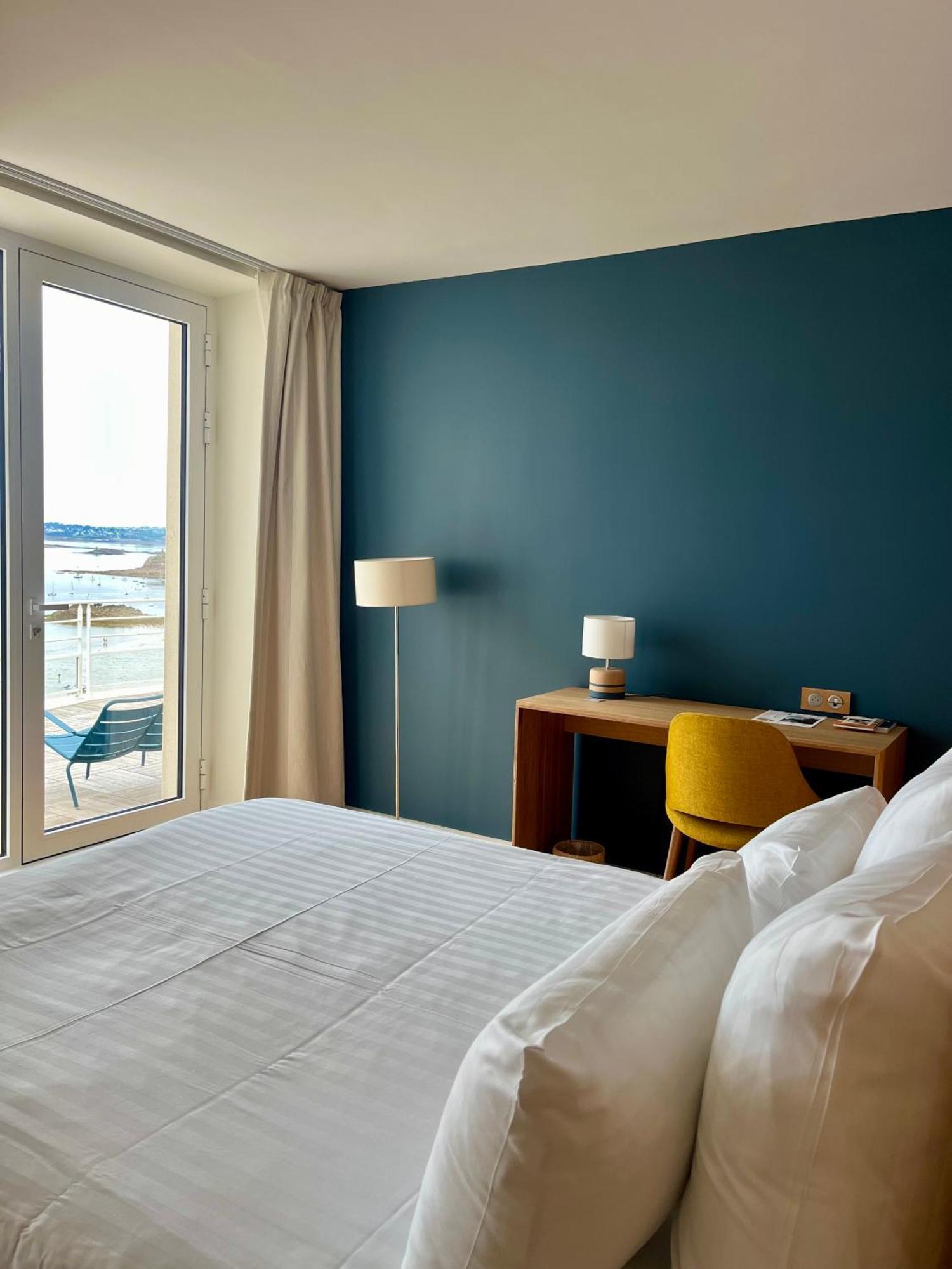 Logis Hotel De Carantec Eksteriør bilde