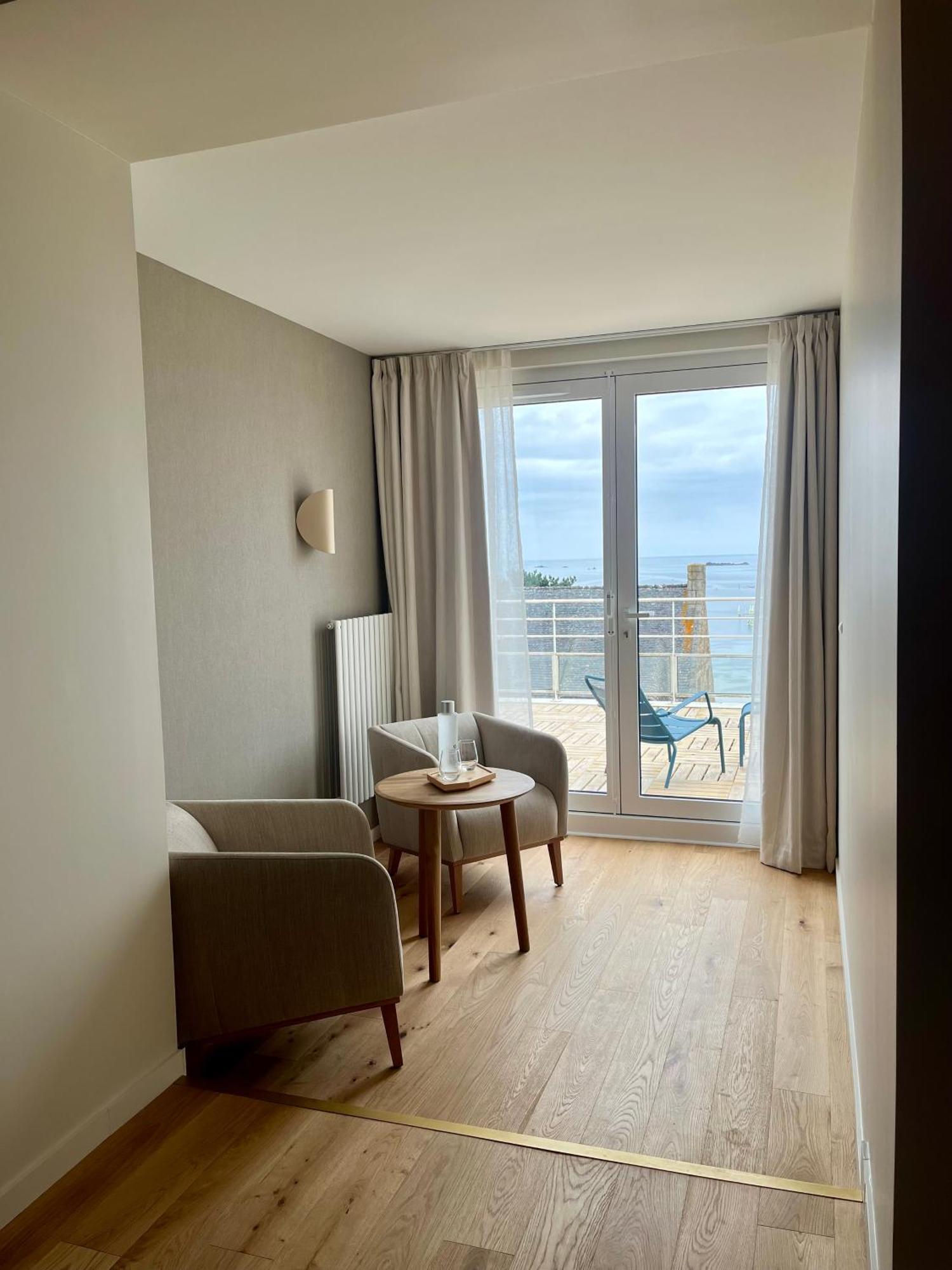 Logis Hotel De Carantec Eksteriør bilde