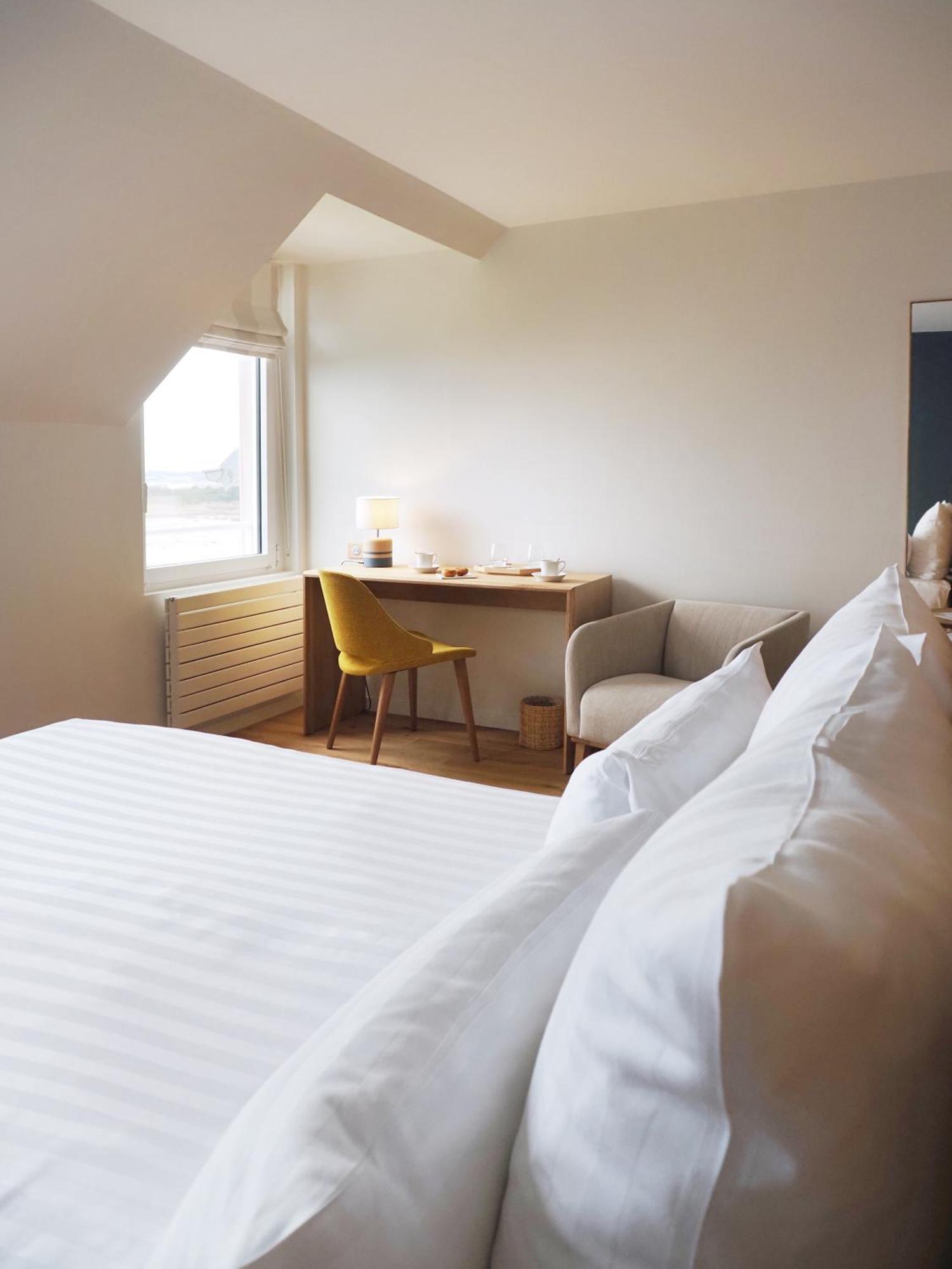 Logis Hotel De Carantec Eksteriør bilde