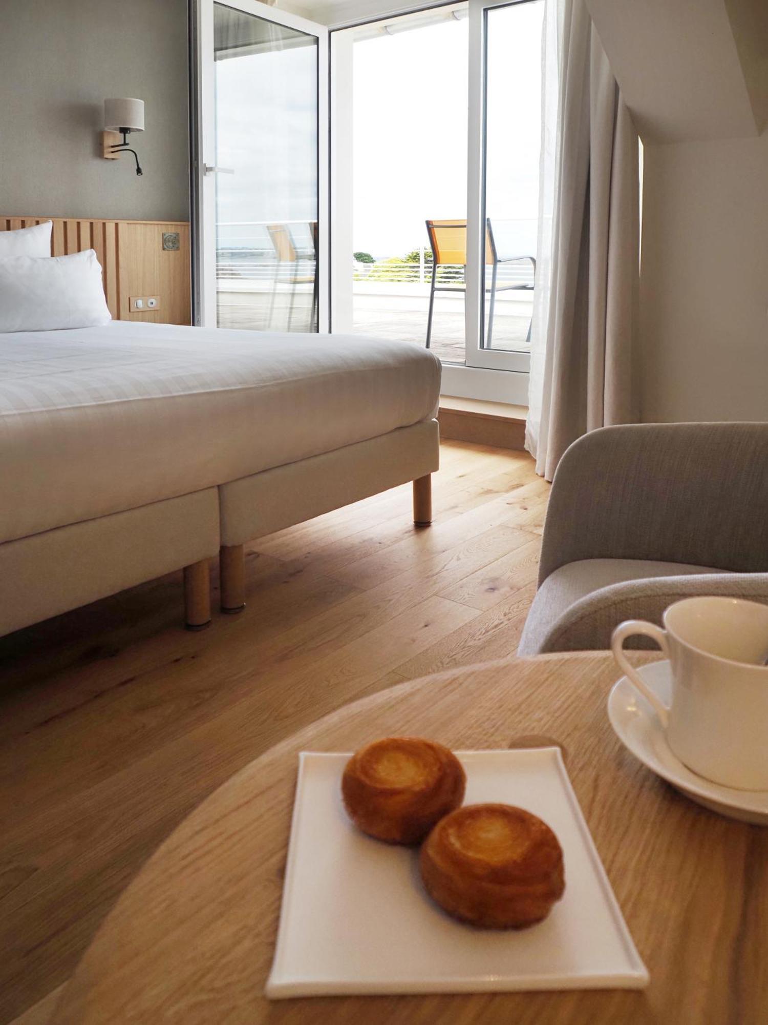 Logis Hotel De Carantec Eksteriør bilde